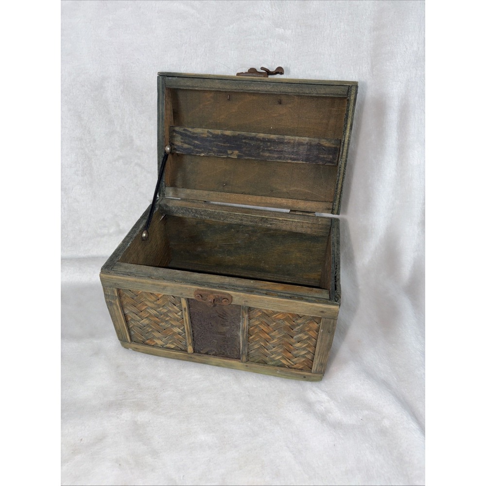 Vintage 80s‎ Treasure Chest Bamboo Trinket Box Rustic Herringbone Pattern Aged